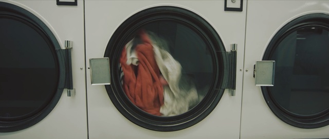 Video Reference: laundry, product, clothes dryer, washing machine, mirror