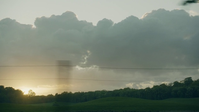 Video Reference: Sky, Cloud, Nature, Atmospheric phenomenon, Green, Atmosphere, Morning, Natural landscape, Daytime, Evening