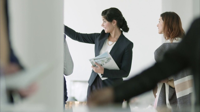 Video Reference: Job, White-collar worker, Conversation, Businessperson, Employment, Business, Sitting, Room, Event, Management