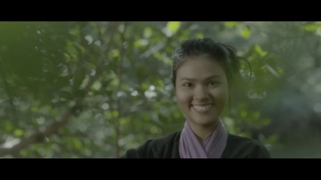 Video Reference: People in nature, Nature, Portrait, Photograph, Green, Facial expression, Smile, Natural environment, Skin, Photography