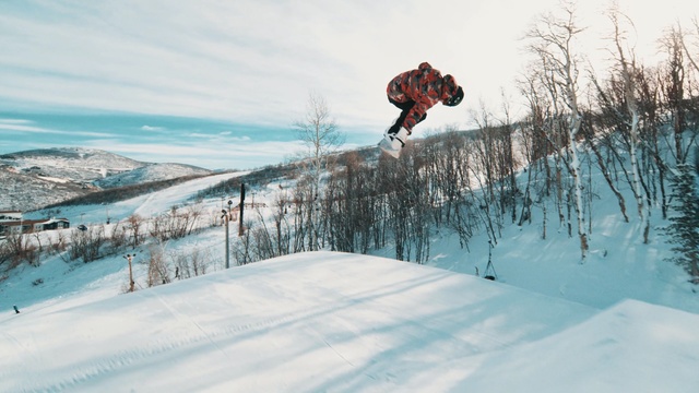 Video Reference: snow, winter, sky, boardsport, extreme sport, slopestyle, mountain range, winter sport, snowboarding, terrain