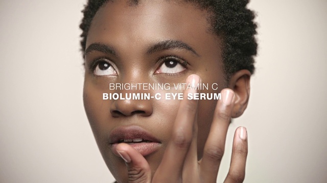 Video Reference: Face, Forehead, Hair, Cheek, Eyebrow, Close-up, Nose, Skin, Facial expression, Head