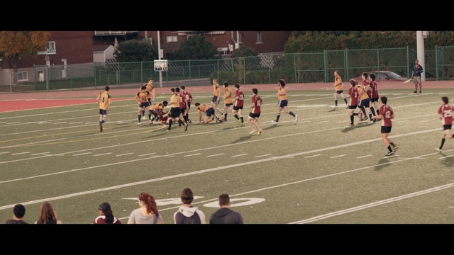 Video Reference: Sports, Player, Sport venue, People, Team sport, Tournament, Team, Ball game, Running, Crowd