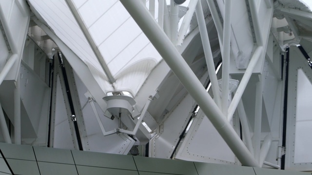 Video Reference: structure, architecture, daylighting, angle, building, ceiling, facade, window, roof, steel