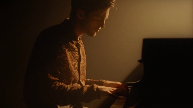 Video Reference: Pianist, Musician, Technology, Electronic device, Human body, Hand, Room, Piano, Photography, Musical keyboard