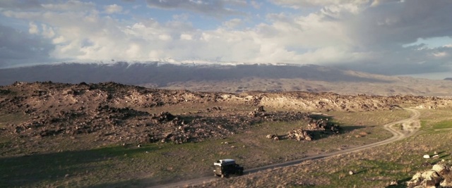 Video Reference: Ecoregion, Geological phenomenon, Soil, Sky, Plateau, Landscape, Rural area, Geology, Hill, Plain