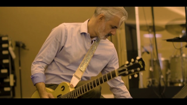 Video Reference: Guitar, String instrument, Musical instrument, Musician, Guitarist, String instrument, Music, Plucked string instruments, String instrument accessory, Bassist