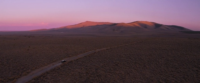 Video Reference: Desert, Sand, Natural environment, Mountainous landforms, Aeolian landform, Erg, Horizon, Sky, Ecoregion, Sahara