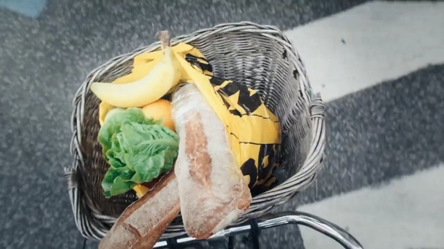 Video Reference: bread, fruit, bicycle, close up