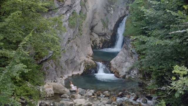 Video Reference: Water resources, Body of water, Natural landscape, Waterfall, Nature, Nature reserve, Water, Watercourse, Riparian zone, Stream