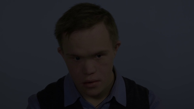 Video Reference: Face, Hair, Forehead, Head, Eyebrow, Chin, Nose, Cheek, Hairstyle, Human