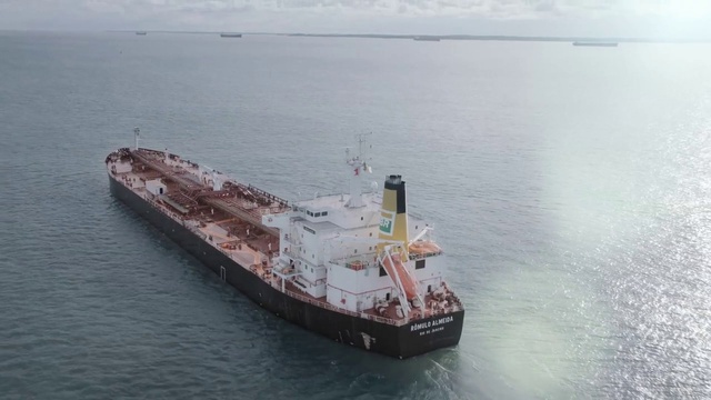Video Reference: Bulk carrier, Vehicle, Oil tanker, Tank ship, Boat, Panamax, Ship, Cargo ship, Watercraft, Capesize