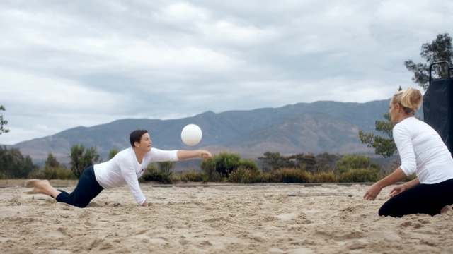 Video Reference: vacation, sand, sports, fun, leisure, sky, beach, recreation, tourism