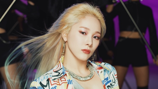 Video Reference: Hair, Face, Blond, Eyebrow, Beauty, Hairstyle, Lip, Fashion, Chin, Cool