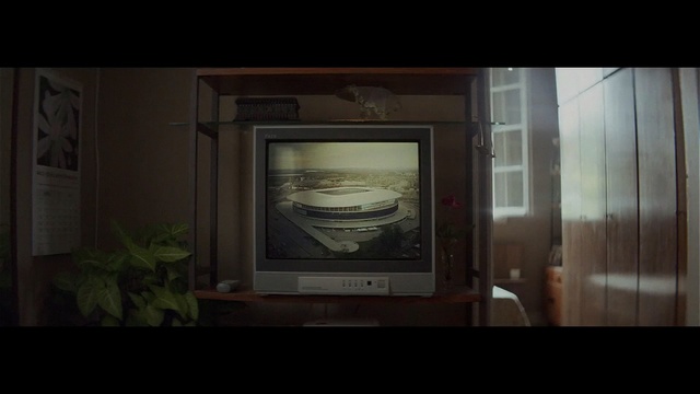 Video Reference: Screen, Media, Snapshot, Television, Display device, Room, Technology, Analog television, Still life photography, Electronic device