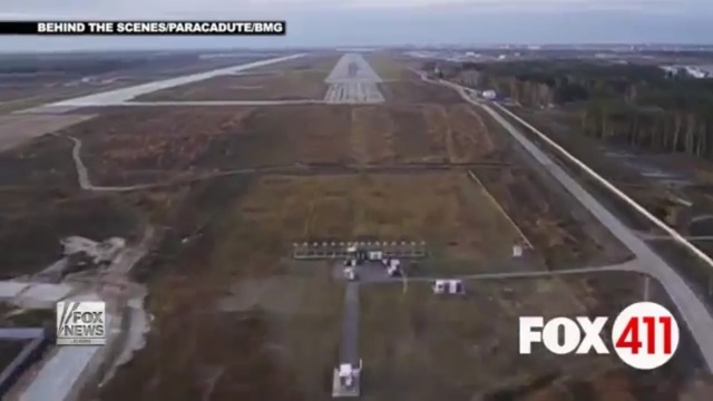 Video Reference: Aerial photography, Runway, Land lot, Airport, Air travel, Landing, Infrastructure, Bird-eye view, Photography, Airplane