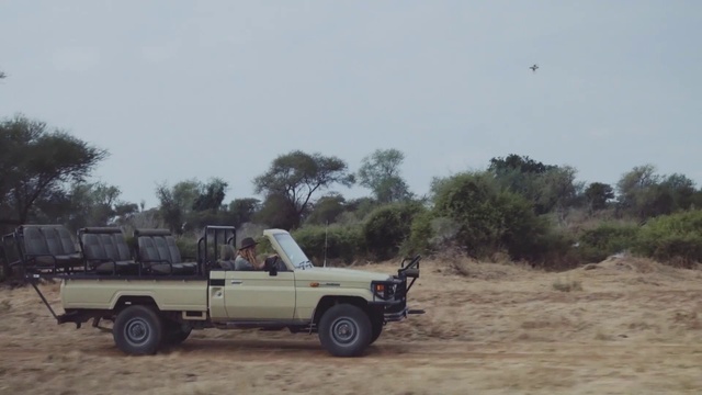 Video Reference: Vehicle, Car, Transport, Safari, Off-roading, Adventure, Off-road vehicle, Automotive exterior, Pickup truck, Truck