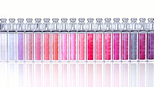 Video Reference: Pink, Cosmetics, Lip gloss, Material property, Magenta, Lipstick, Person
