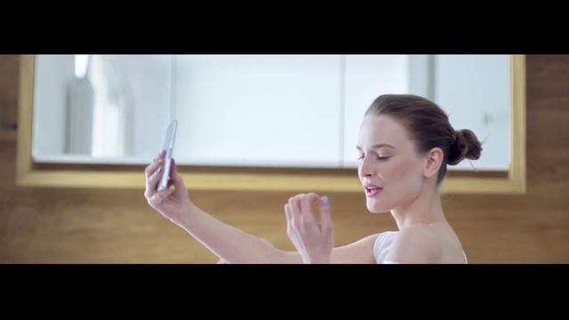 Video Reference: Skin, Shoulder, Beauty, Eyebrow, Arm, Chin, Hand, Joint, Footwear, Leg, Person