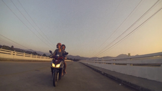 Video Reference: Mode of transport, Vehicle, Motorcycle, Atmospheric phenomenon, Motorcycling, Road, Transport, Sky, Highway, Road trip