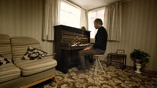 Video Reference: piano, keyboard, pianist, flooring, organist, musical instrument, musical keyboard