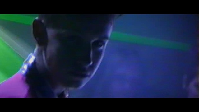 Video Reference: face, blue, purple, mouth, snapshot, eye, underwater, organ, song, organism