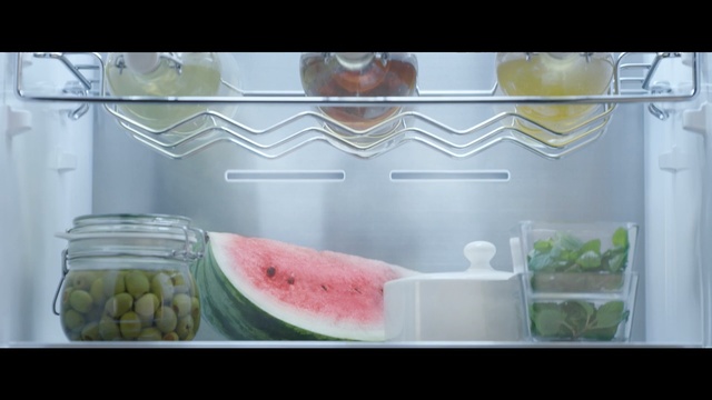 Video Reference: Watermelon, Citrullus, Food, Melon, Room, Refrigerator, Plant, Glass, Superfood, Fruit