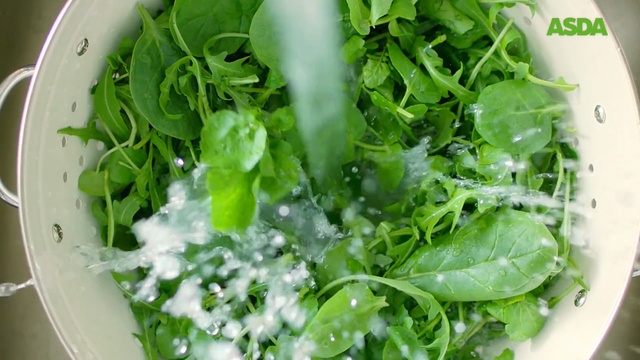 Video Reference: Food, Leaf vegetable, Vegetable, Dish, Ingredient, Spinach, Sorrel, Plant, Cuisine, Produce