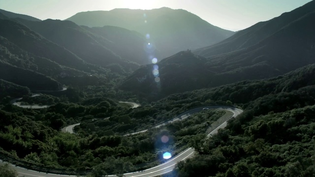 Video Reference: Mountainous landforms, Highland, Mountain, Nature, Hill station, Mountain pass, Valley, Light, Sky, Atmospheric phenomenon