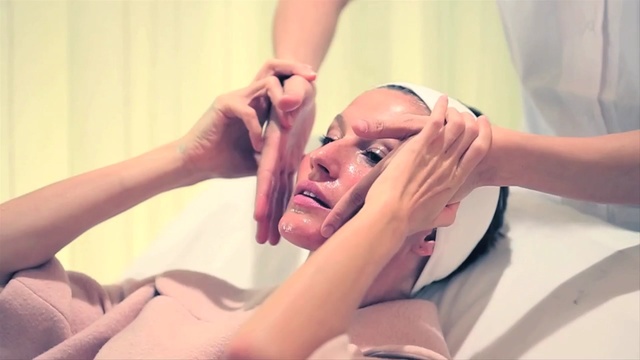 Video Reference: Skin, Hand, Finger, Nail, Ear, Eyelash, Child, Beauty salon, Gesture, Birth