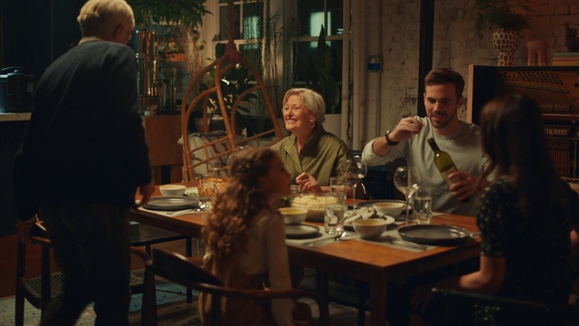 Video Reference: Conversation, Restaurant, Human, Meal, Event, Dinner, Supper, Table, Drink