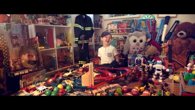 Video Reference: Toy, Collection, Night, Stuffed toy, Animation, Market, Souvenir, Christmas, City, Action figure, Person