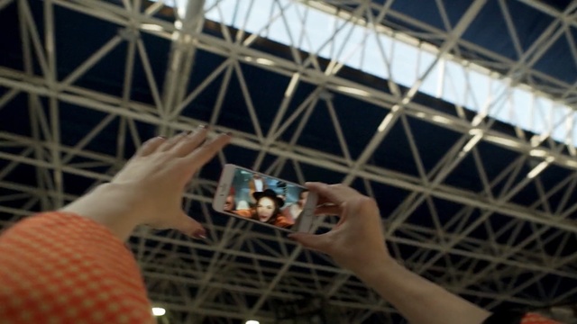 Video Reference: Finger, Hand, Metal, Person