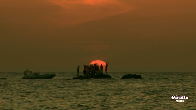 Video Reference: Nature, Sky, Horizon, Sunset, Sea, Sunrise, Calm, Afterglow, Ocean, Evening