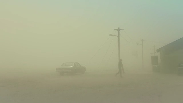 Video Reference: fog, mist, dust, morning, haze, sky, atmosphere, trident, drizzle, ecoregion