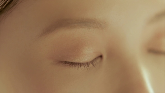 Video Reference: Eyebrow, Face, Eyelash, Eye, Skin, Forehead, Nose, Cheek, Close-up, Head