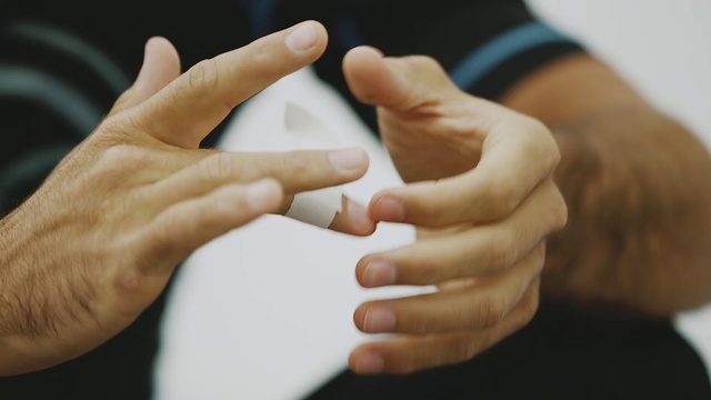 Video Reference: Finger, Hand, Nail, Gesture, Thumb