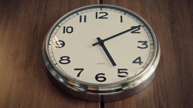 Video Reference: Clock, Wall clock, Number, Font, Home accessories, Fashion accessory, Material property, Interior design, Watch, Quartz clock
