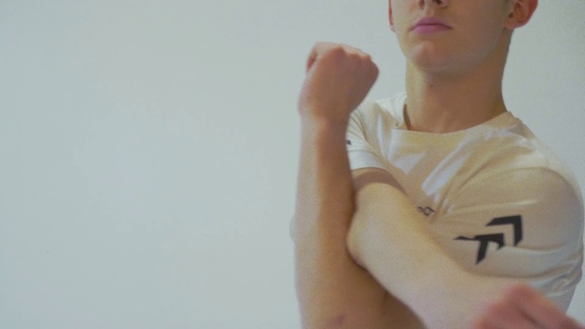 Video Reference: Shoulder, Skin, Arm, Chin, Hand, Finger, Joint, Neck, Elbow, Muscle
