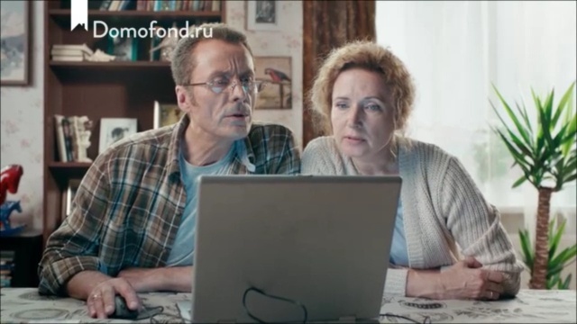 Video Reference: electronic device, technology, communication, human behavior, conversation, Person