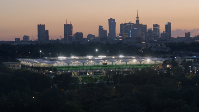 Video Reference: Cityscape, Metropolitan area, City, Skyline, Urban area, Metropolis, Sky, Human settlement, Atmospheric phenomenon, Skyscraper, Person