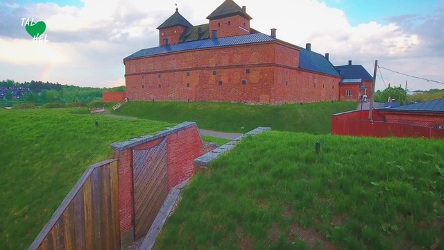 Video Reference: Wall, Fortification, Building, Architecture, Castle, Roof, Land lot, Historic site