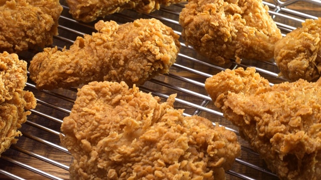 Video Reference: Dish, Food, Fried food, Cuisine, Crispy fried chicken, Fried chicken, Fast food, Chicken nugget, Ingredient, Deep frying