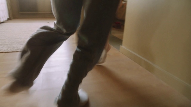 Video Reference: Leg, Human leg, Joint, Footwear, Thigh, Muscle, Tail, Floor, Knee, Hardwood