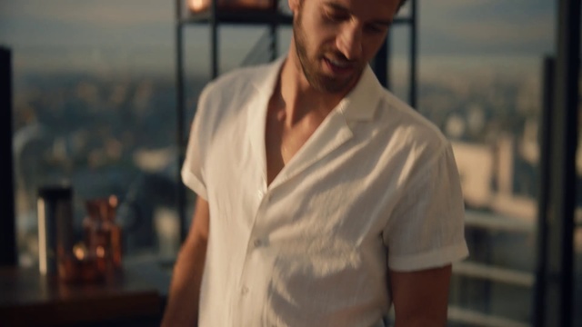 Video Reference: Human, Neck, Photography, Sleeve