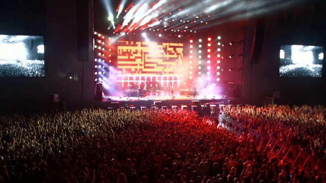 Video Reference: Performance, Entertainment, Stage, Crowd, Concert, Rock concert, Performing arts, Event, Light, Public event