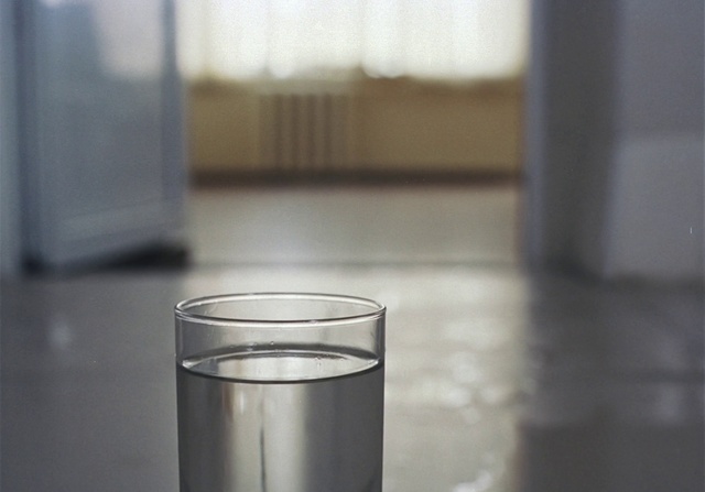 Video Reference: Glass, Cylinder, Water, Transparent material, Material property, Cup, Metal