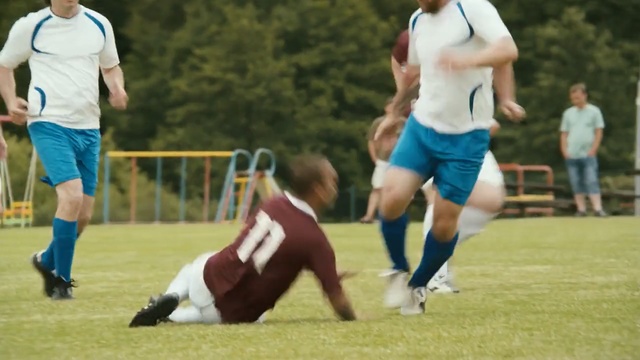 Video Reference: Sports, Player, Team sport, Football player, Ball game, Sports equipment, Football, Tournament, Sports training, Soccer player