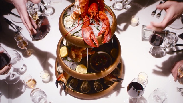 Video Reference: food, tableware, drink, dessert, dish, brunch, mulled wine, Person