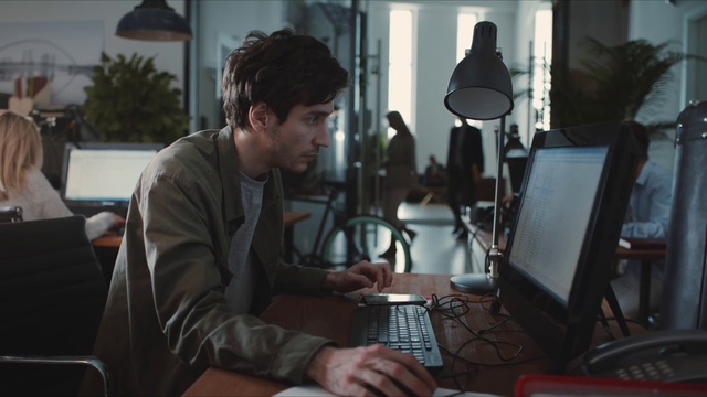 Video Reference: Conversation, Software engineering, Job, White-collar worker, Technology, Sitting, Electronic device, Personal computer, Office equipment